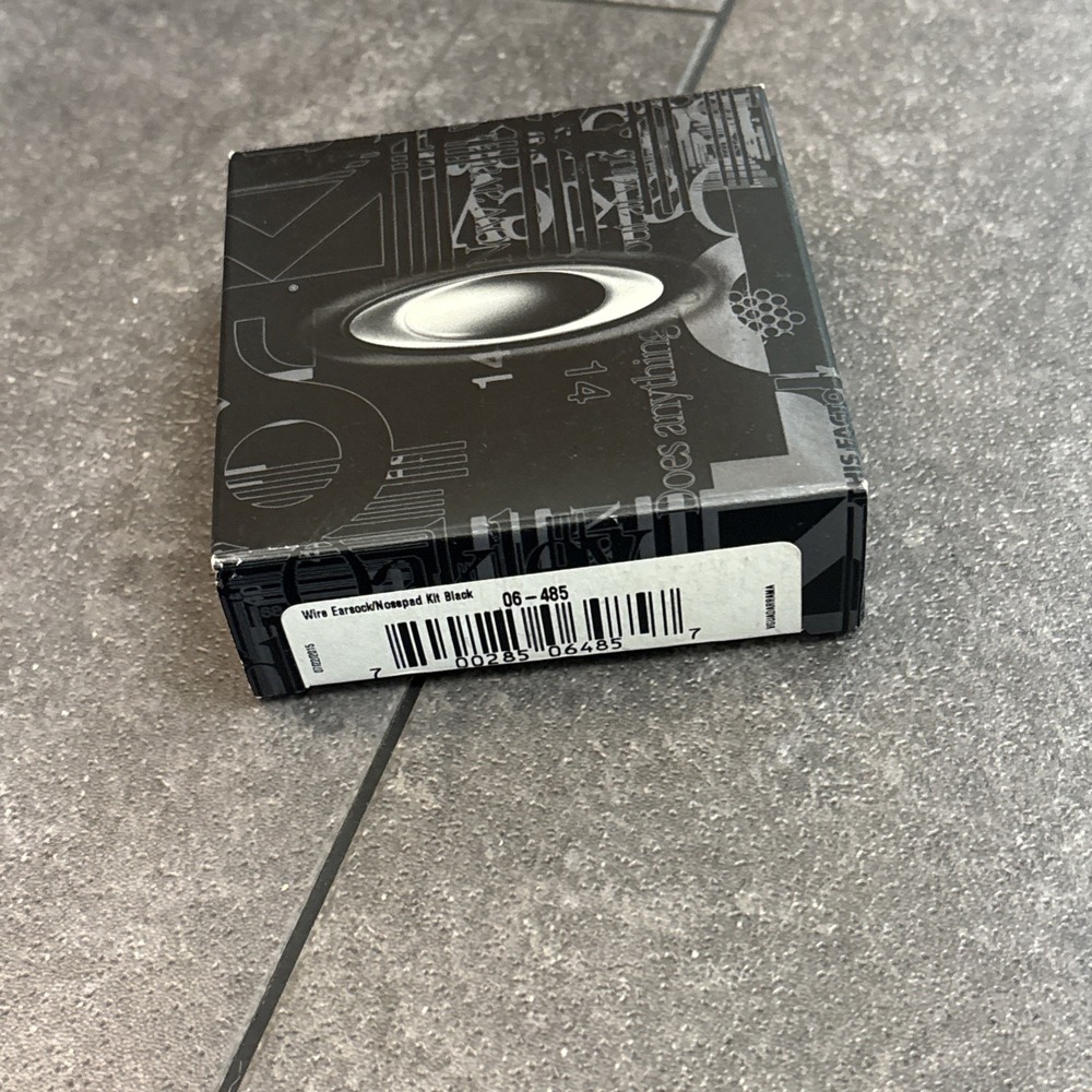 VINTAGE NEW OLD STOCK AUTHENTIC OAKLEY WIRE EARSOCK NOSEPIECE Nose Pad KIT NIB